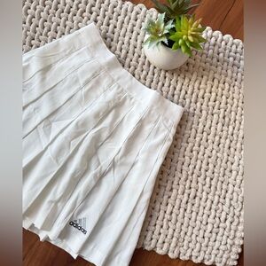Adidas | Women’s Club Pleated Tennis Skirt | White | Small